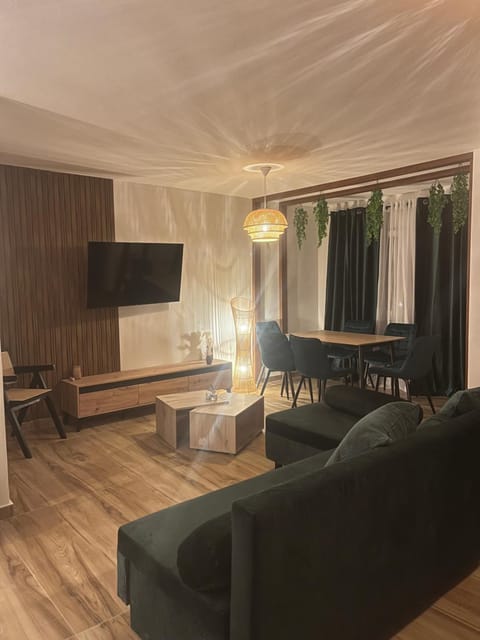 Communal lounge/ TV room, TV and multimedia, Living room, Seating area