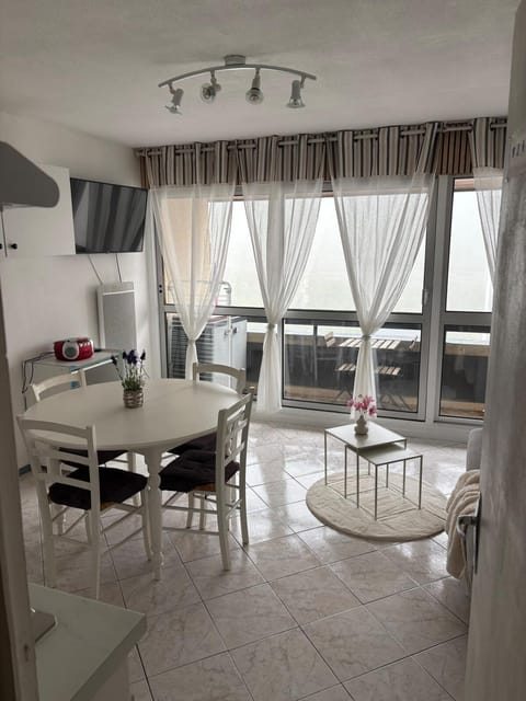 TV and multimedia, Balcony/Terrace, Living room, Dining area