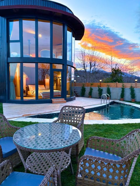Property building, Swimming pool