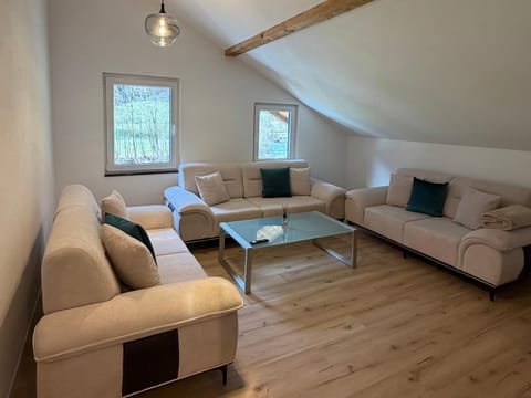 Living room, Seating area