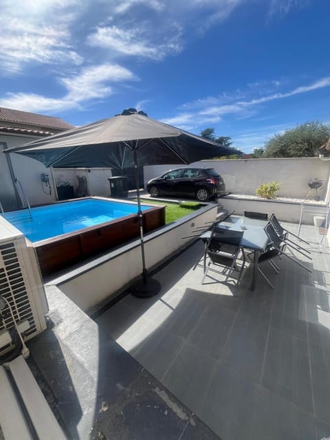 Patio, Swimming pool