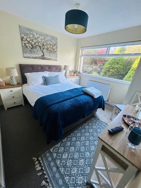 Four Seasons-Ground floor room, private bathroom,loft living area & continental breakfast Vacation rental in Pitlochry