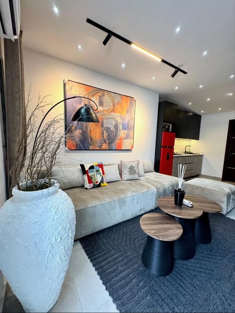 Kitchen or kitchenette, Living room