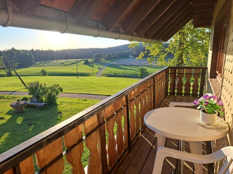 View (from property/room), Balcony/Terrace, Garden view