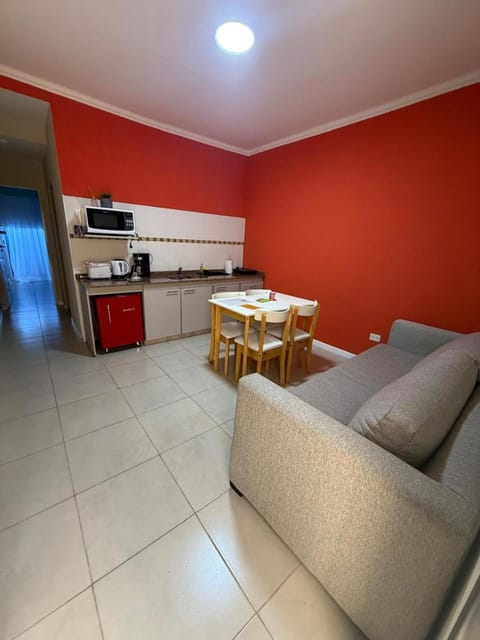 Kitchen or kitchenette, Living room, minibar, oven