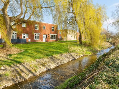 Property building, Spring, Day, Natural landscape, River view, Street view, Quiet street view