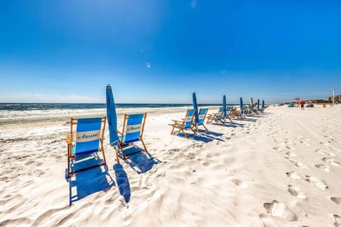 3BR - Beachfront - Huge Balcony - 2 Pools - Luxury Apartment in Okaloosa Island