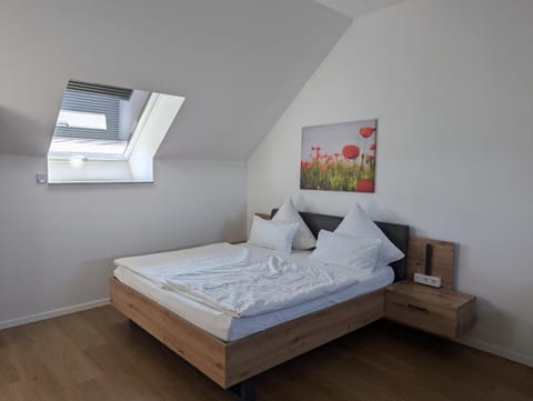 Bed, Photo of the whole room