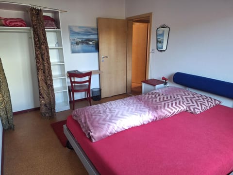 ruhige Zimmer in Privathaushalt, vegetarisch Vacation rental in Zug, Switzerland