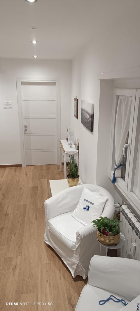 Facade/entrance, Internal: Not applicable to any particular room