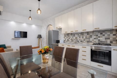Communal lounge/ TV room, TV and multimedia, Kitchen or kitchenette, Living room, Seating area, Dining area, Evening entertainment, dishwasher, minibar, oven, pet friendly, toaster