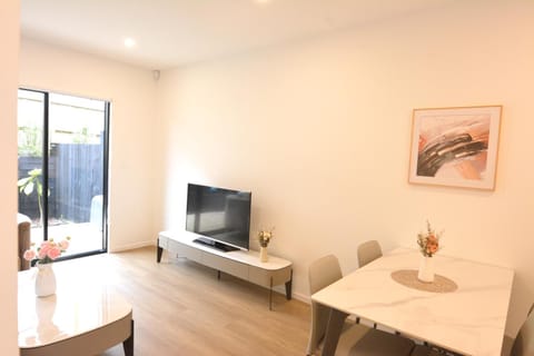 TV and multimedia, Living room, Dining area, Evening entertainment