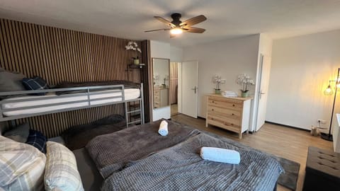 Bed, Bedroom, bunk bed