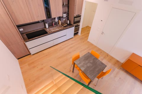 Kitchen or kitchenette, Living room, Seating area, Dining area, stove