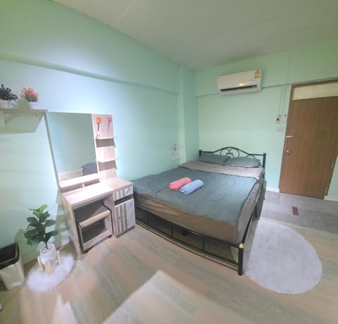 Bed, Bedroom, air conditioner