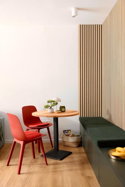 Seating area, Dining area