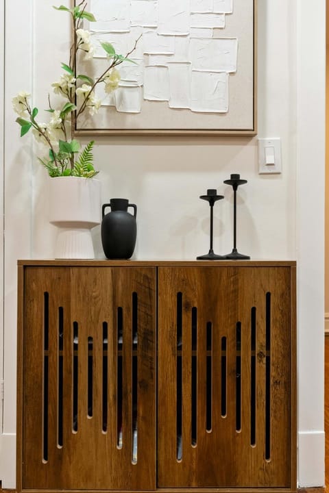 New Elmhurst Gem - Game Room & Amazing Yard House in Chicago