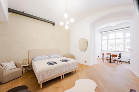 Bed, Seating area, Bedroom, internet
