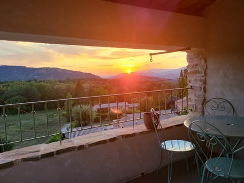 Patio, Natural landscape, Solarium, View (from property/room), Balcony/Terrace, Balcony/Terrace, Dining area, Garden view, Mountain view, Sunset, sunbed