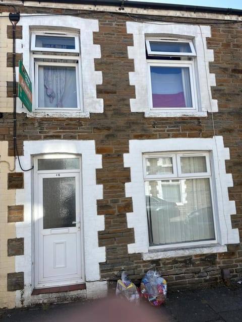 Treforest Cwtch House Vacation rental in Wales