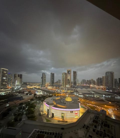 Panoramic Sea & Skyline View Private Room Bed and Breakfast in Al Sharjah