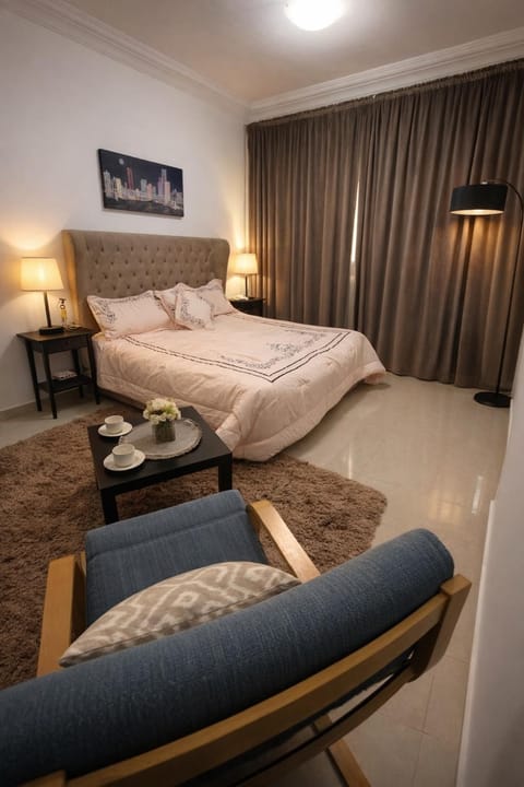 Panoramic Sea & Skyline View Private Room Bed and Breakfast in Al Sharjah