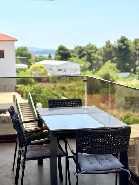 Patio, Natural landscape, Balcony/Terrace, Seating area, Sea view