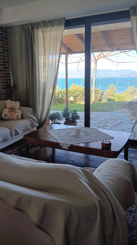 Thalantheia House House in Euboea