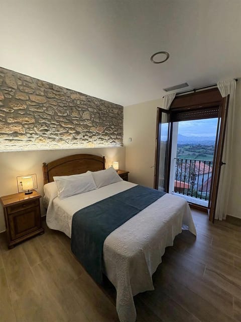 Bed, Natural landscape, View (from property/room), Balcony/Terrace, Bedroom, Mountain view