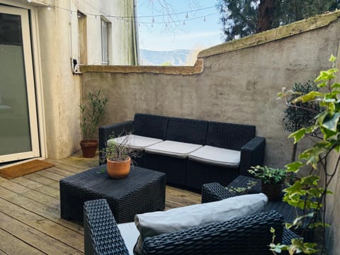 Patio, Day, Balcony/Terrace