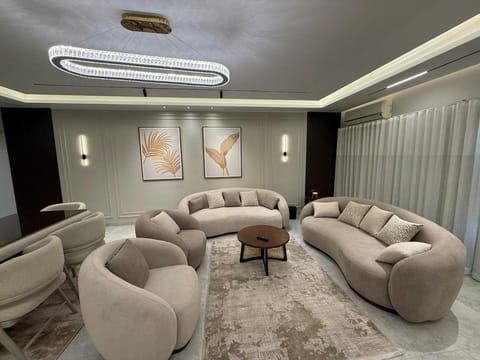 Seating area, air conditioner