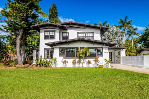 Manatee Manor - By Skyrun Anna Maria House in Bradenton