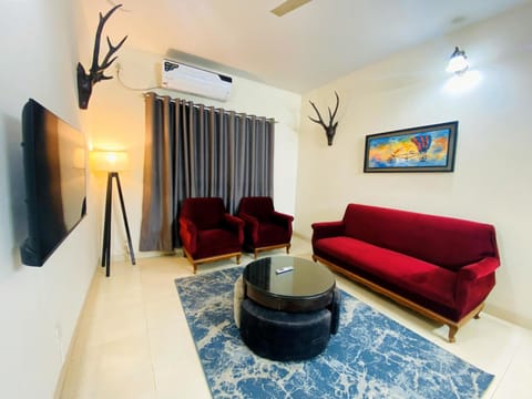 TV and multimedia, Living room, Evening entertainment