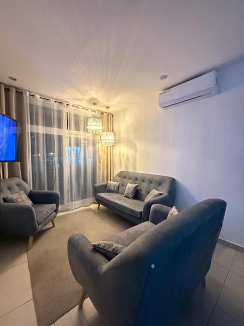 Communal lounge/ TV room, TV and multimedia, Living room, air conditioner