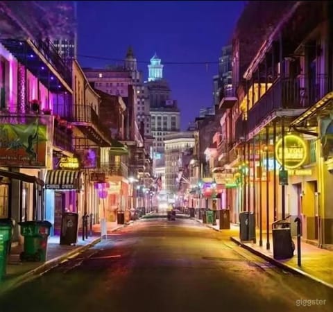 NOLA Condo Apartment hotel in French Quarter