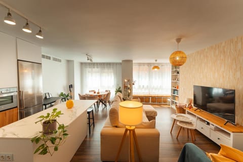 TV and multimedia, Kitchen or kitchenette, Living room