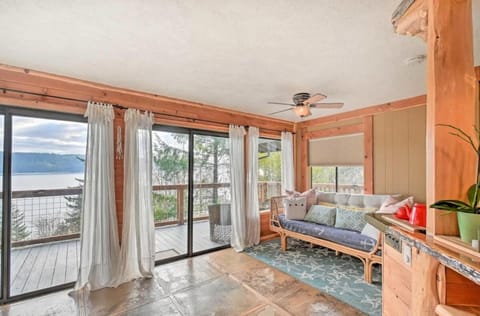 Hoodsport Memory - Beach View, Oysters & Near Olympic Forest Apartment in Hoodsport