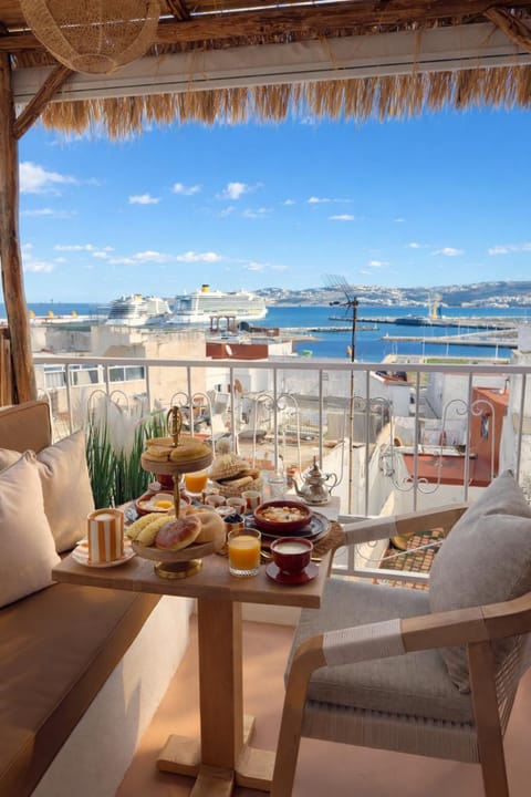 Patio, View (from property/room), Food and drinks, Sea view, Breakfast