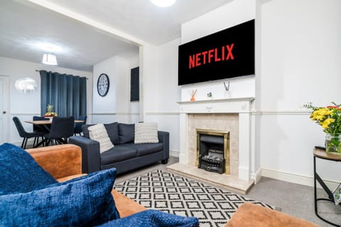 Living room, Evening entertainment