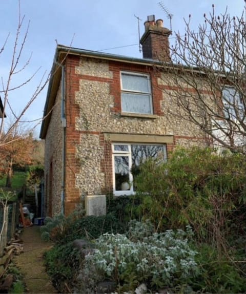 Property building, Facade/entrance, Garden