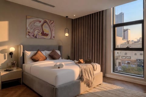 Bedroom, City view