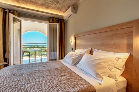 Bed, Photo of the whole room, Bedroom, Sea view