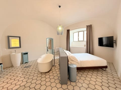 Hot Tub, TV and multimedia, Bedroom
