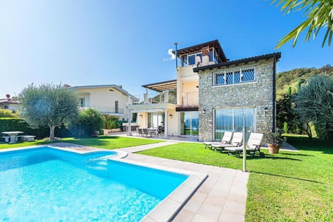 Property building, Facade/entrance, Off site