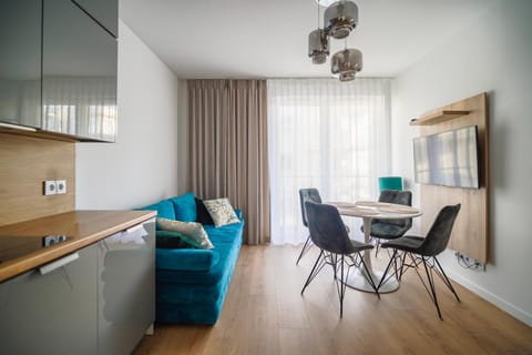 TV and multimedia, Kitchen or kitchenette, Living room, Dining area