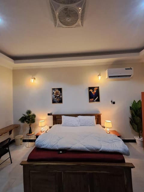 Bed, Bedroom, air conditioner