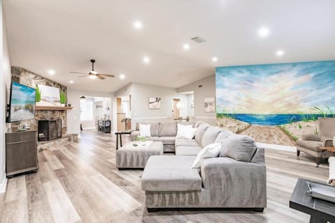 Private Heated Pool & Game Room Escape House in Cortez