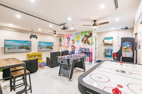Private Heated Pool & Game Room Escape House in Cortez