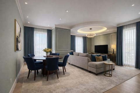 Communal lounge/ TV room, TV and multimedia, Living room, Seating area, Dining area, Evening entertainment