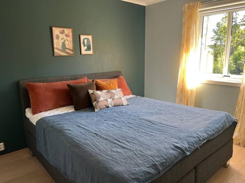 Bed, Decorative detail, Bedroom